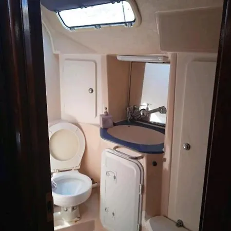 Ifestos Yachting Traveler Ботель