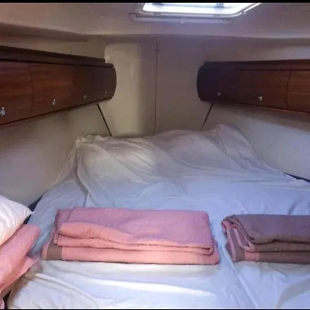 Ifestos Yachting Traveler Ботель *