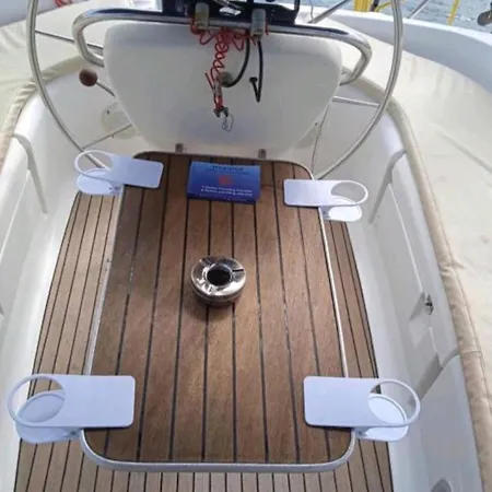 Ботель Ifestos Yachting Traveler Салоники